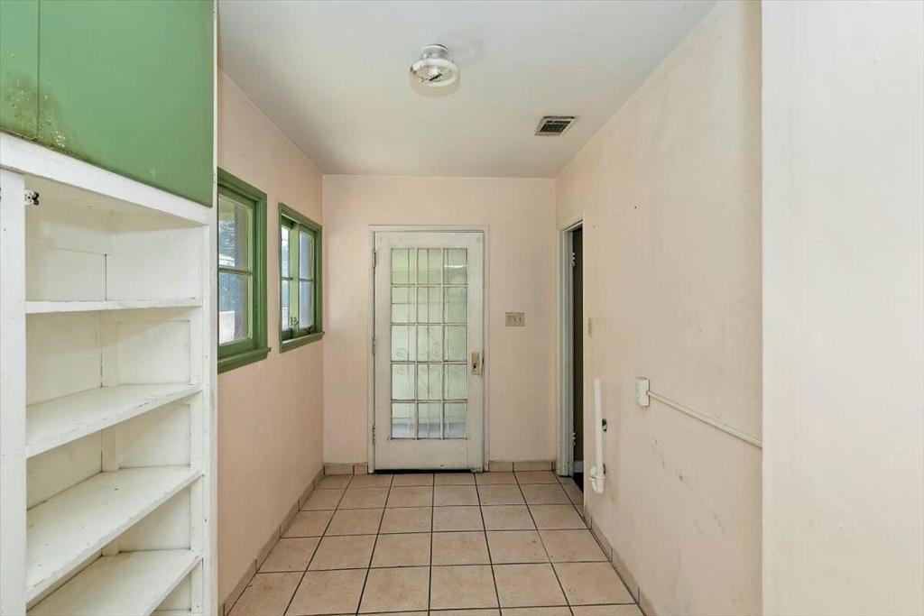 725 W 26th Street Property Photo 14
