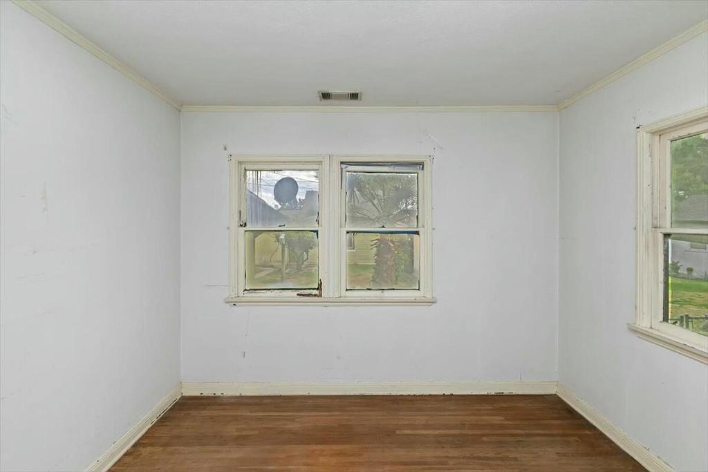 725 W 26th Street Property Photo 17