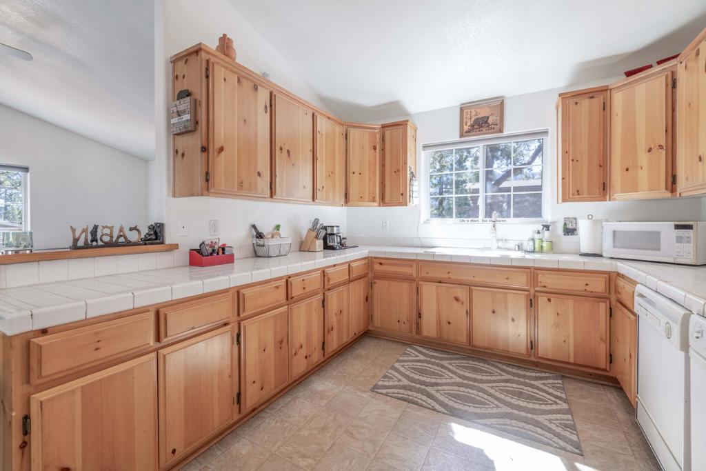 466 Spruce Lane Property Photo 10