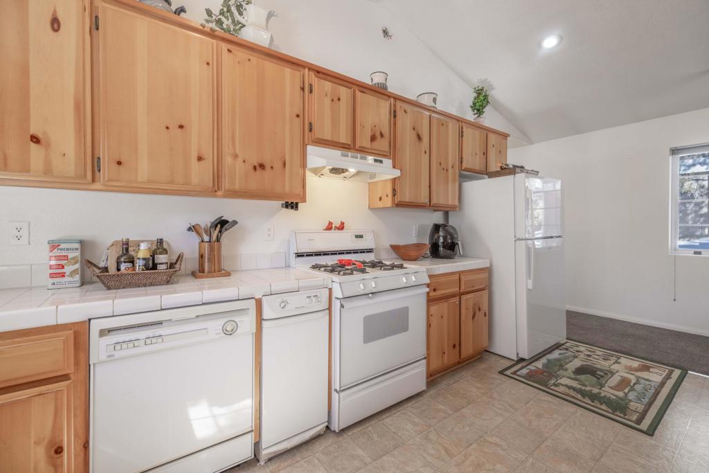 466 Spruce Lane Property Photo 11