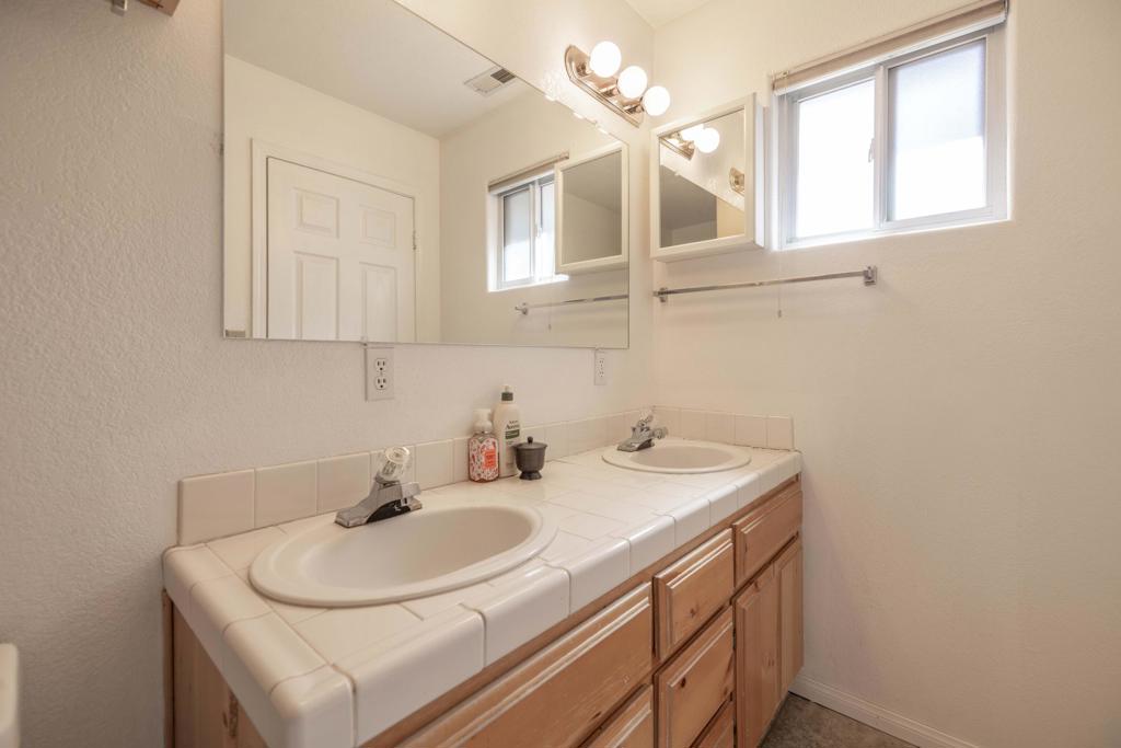 466 Spruce Lane Property Photo 18