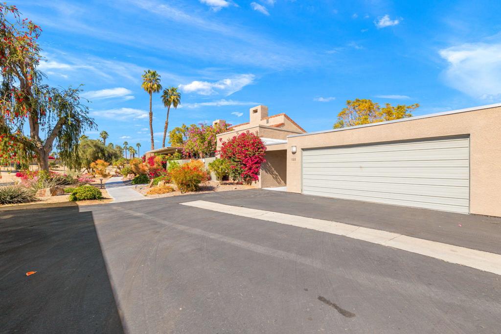 525 Desert West Drive Property Photo 43