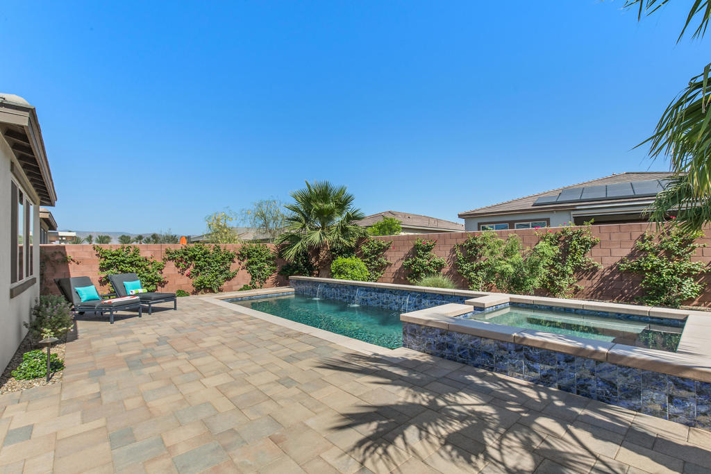 82420 Round Valley Drive Property Photo 15