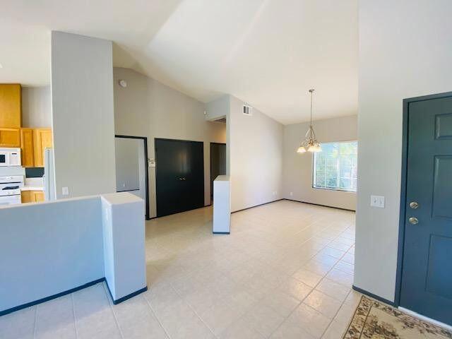 230 Strada Fortuna Property Photo 4