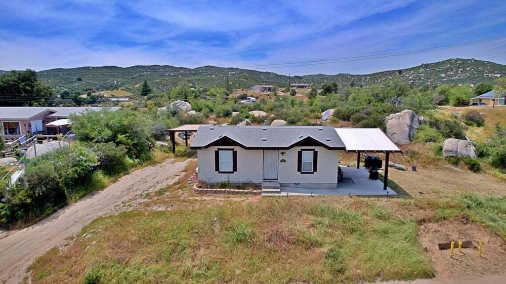 18525 Keyes Drive Property Photo 1