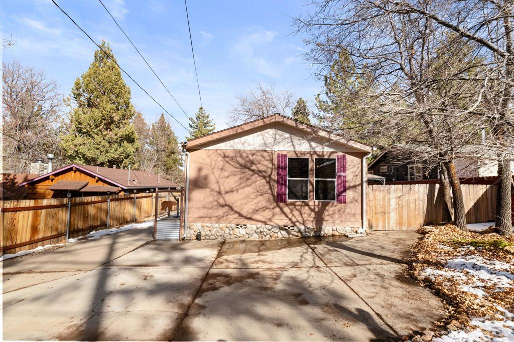 357 Kern Avenue Property Photo 3