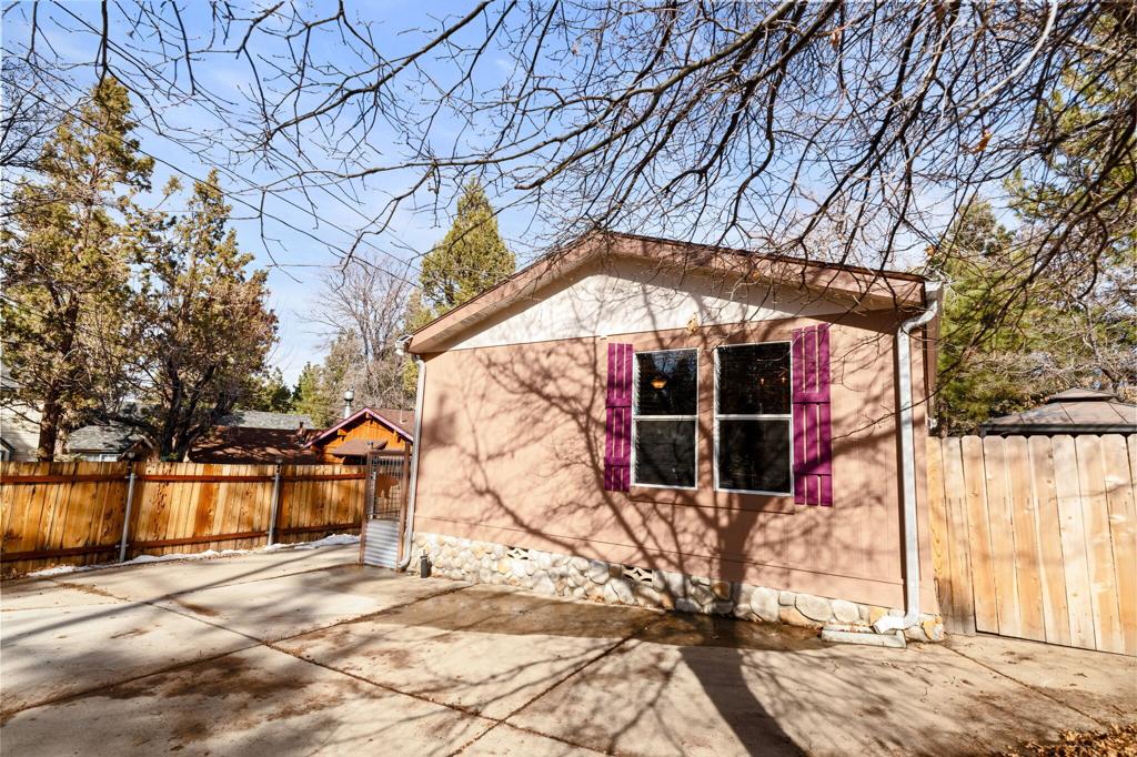 357 Kern Avenue Property Photo 4
