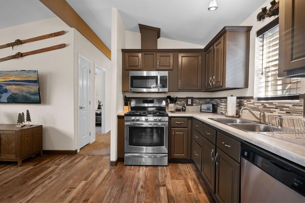 357 Kern Avenue Property Photo 8