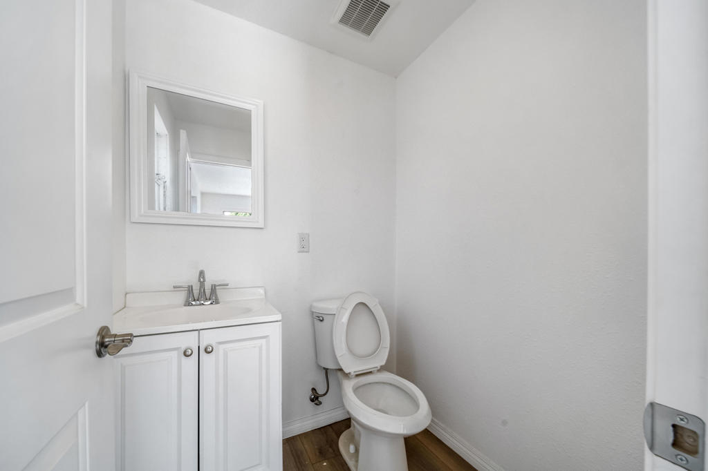 1190 Orchard Street Property Photo 3