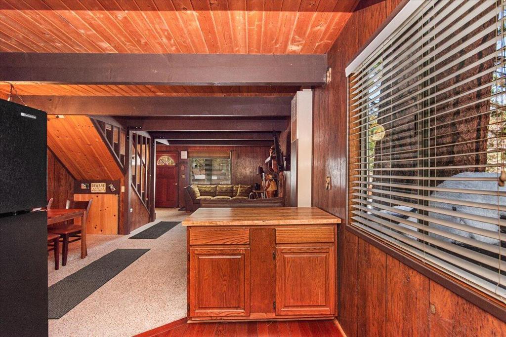 395 Los Angeles Avenue Property Photo 15