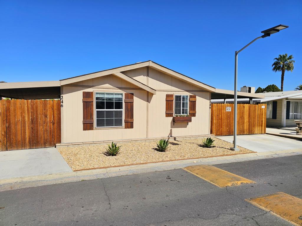 246 S Paseo Laredo Property Photo