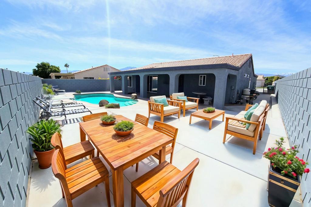 47612 Granite Court Property Photo
