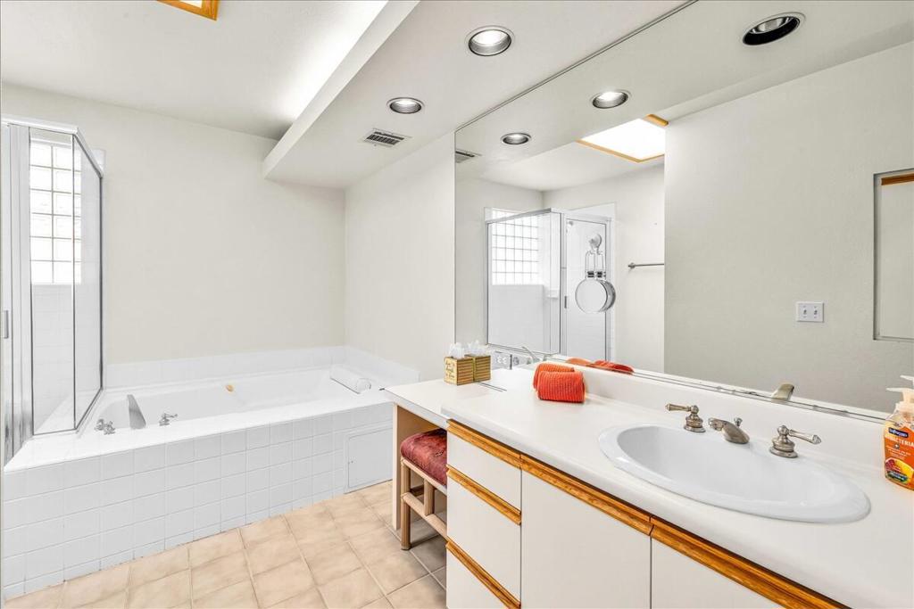 1555 N Chaparral Road 401 Property Photo 16