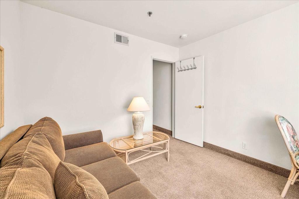 1555 N Chaparral Road 401 Property Photo 19