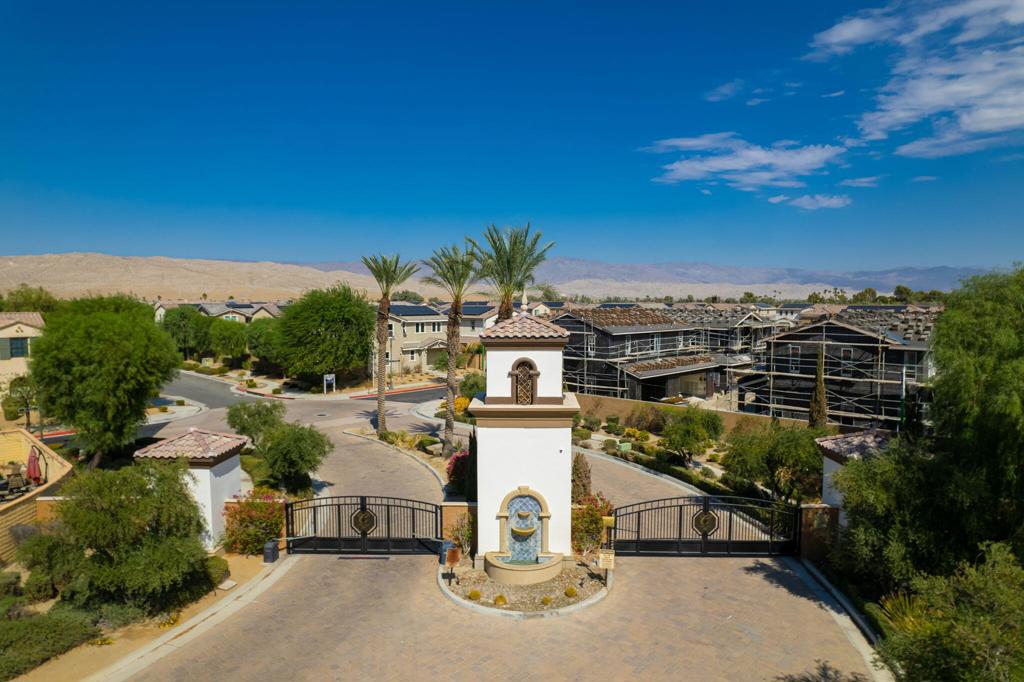 629 Via Firenze Property Photo