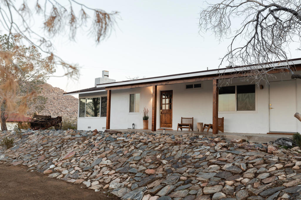61877 Crest Circle Drive Property Photo 1