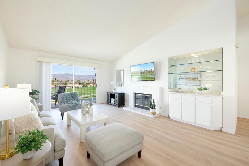 671 Vista Lago Circle N Property Photo