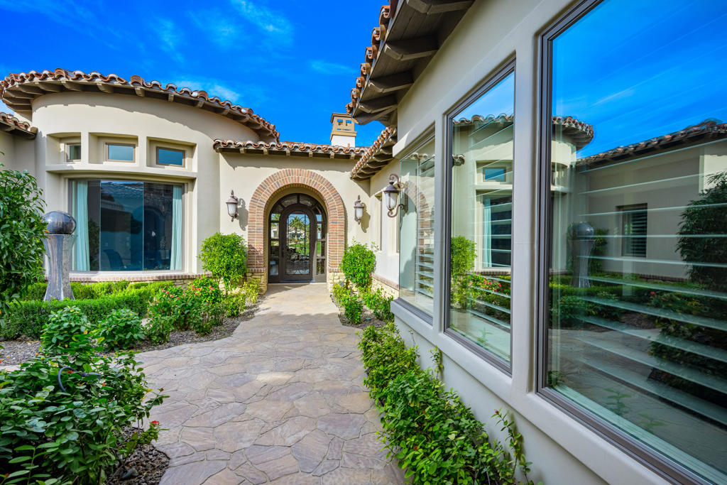 76292 Via Saturnia Property Photo 3