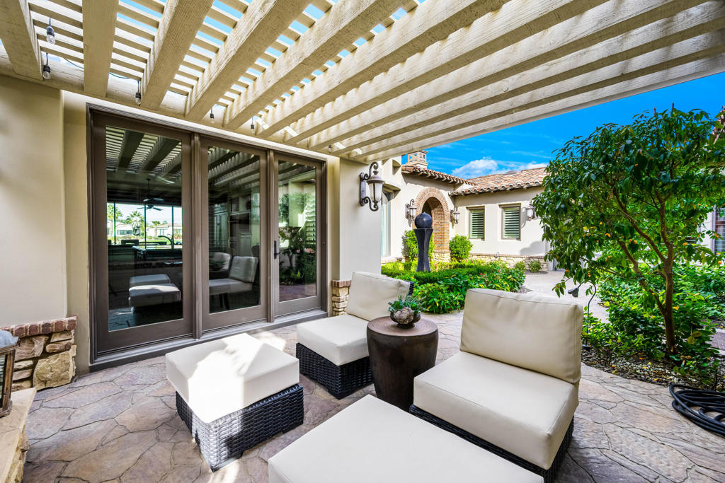 76292 Via Saturnia Property Photo 5