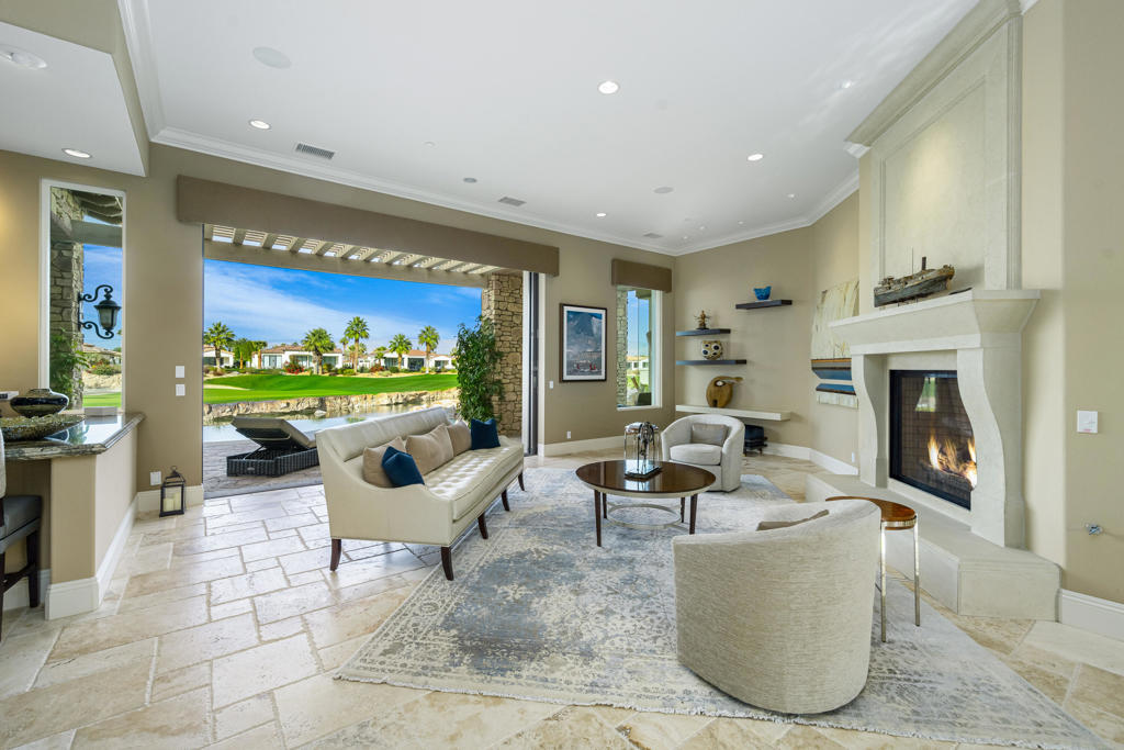 76292 Via Saturnia Property Photo 8