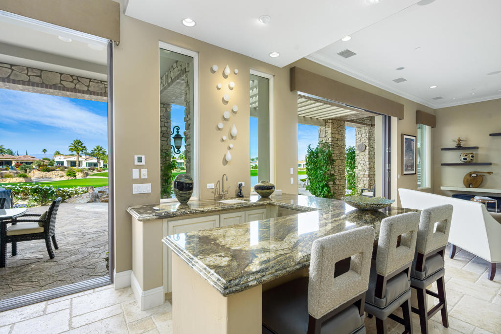 76292 Via Saturnia Property Photo 10