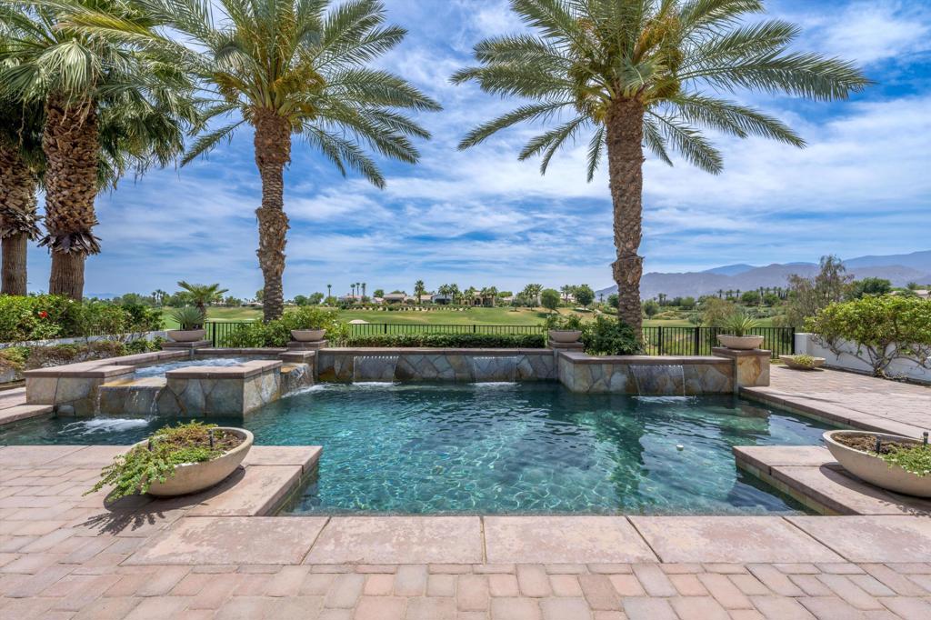 58242 Aracena Property Photo