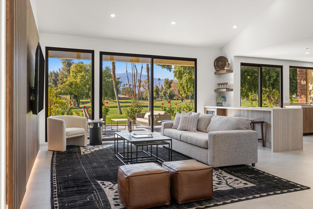 331 Gran Via Property Photo