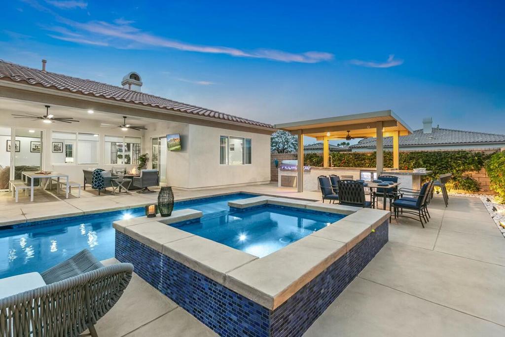 44830 Via Mirabel Property Photo
