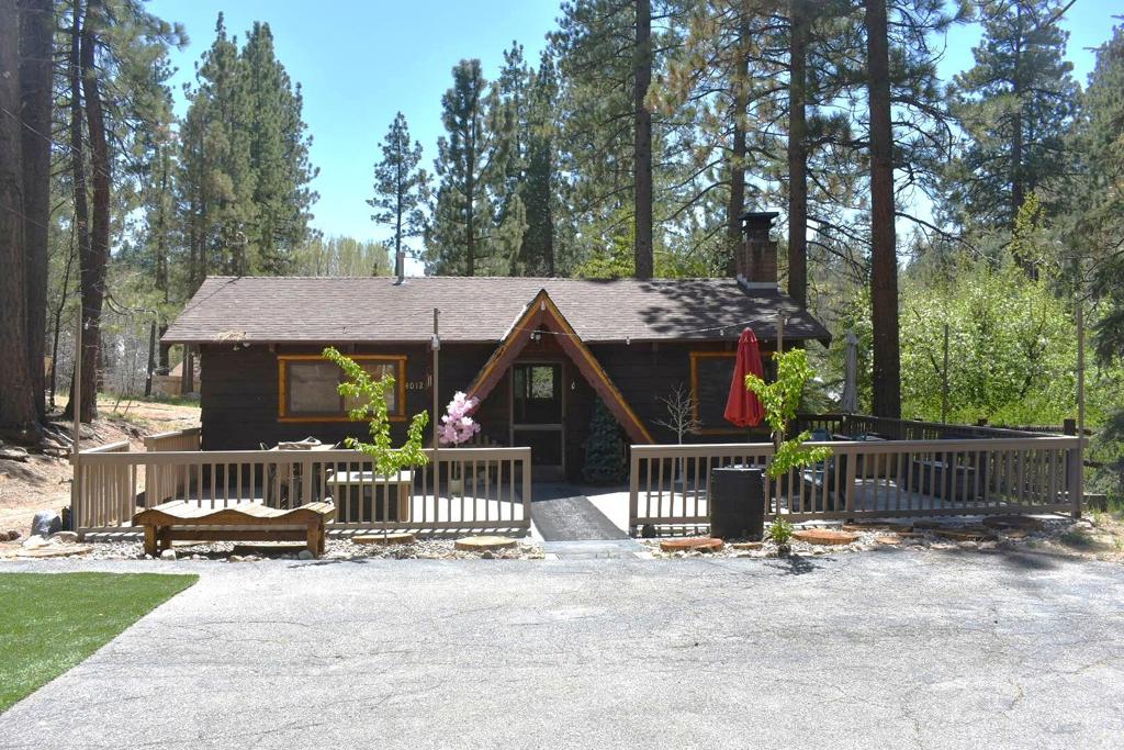 40123 Hillcrest Drive Property Photo 1