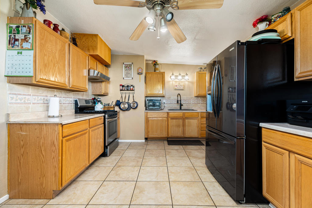 11002 Knobb Avenue Property Photo 14