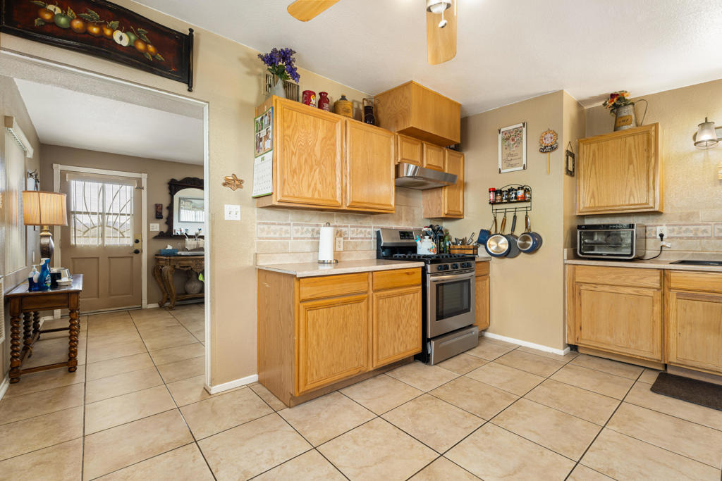 11002 Knobb Avenue Property Photo 15
