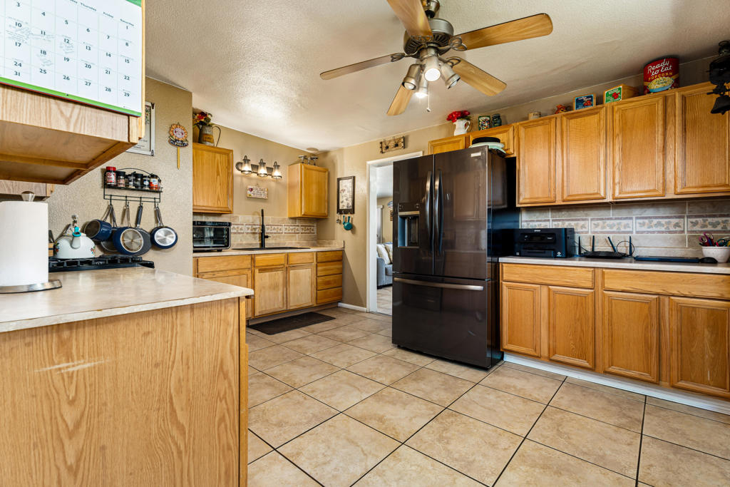 11002 Knobb Avenue Property Photo 17