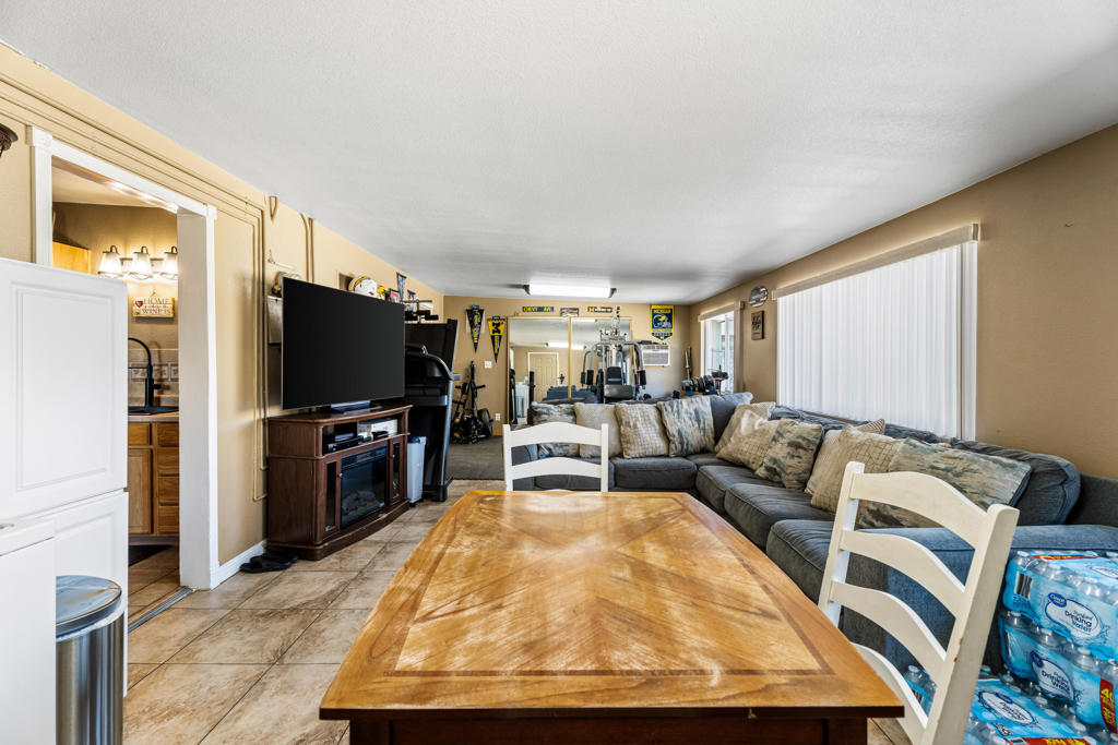 11002 Knobb Avenue Property Photo 19