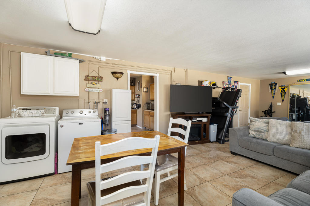 11002 Knobb Avenue Property Photo 20
