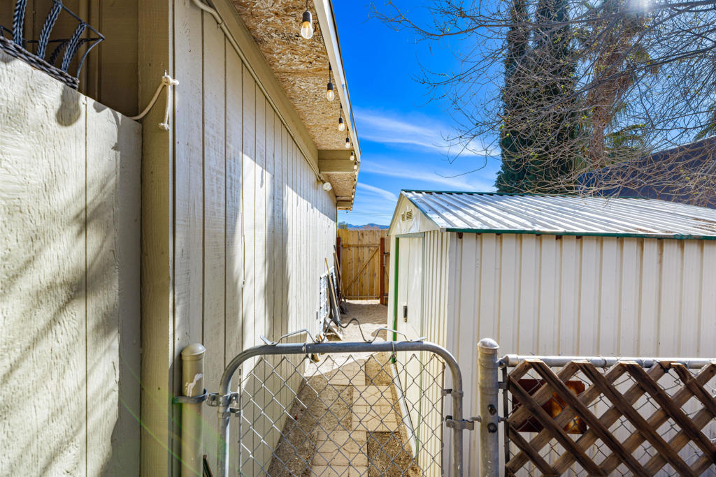 11002 Knobb Avenue Property Photo 40