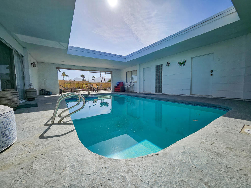 48320 Beverly Drive Property Photo 1