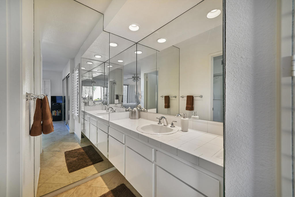 1415 N Sunrise Way 49 Property Photo 16