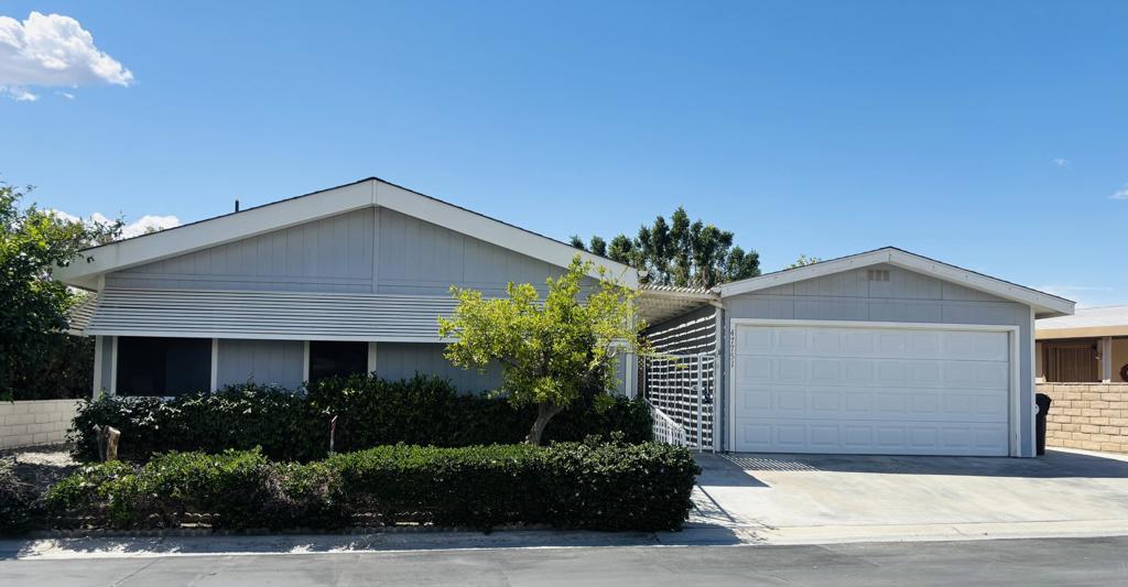 47751 San Salvador Property Photo 1