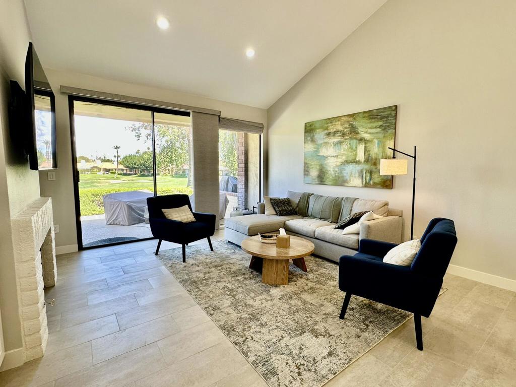 170 Castellana S Property Photo 7