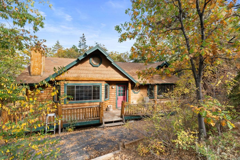 1464 Rockspray Drive Property Photo 2