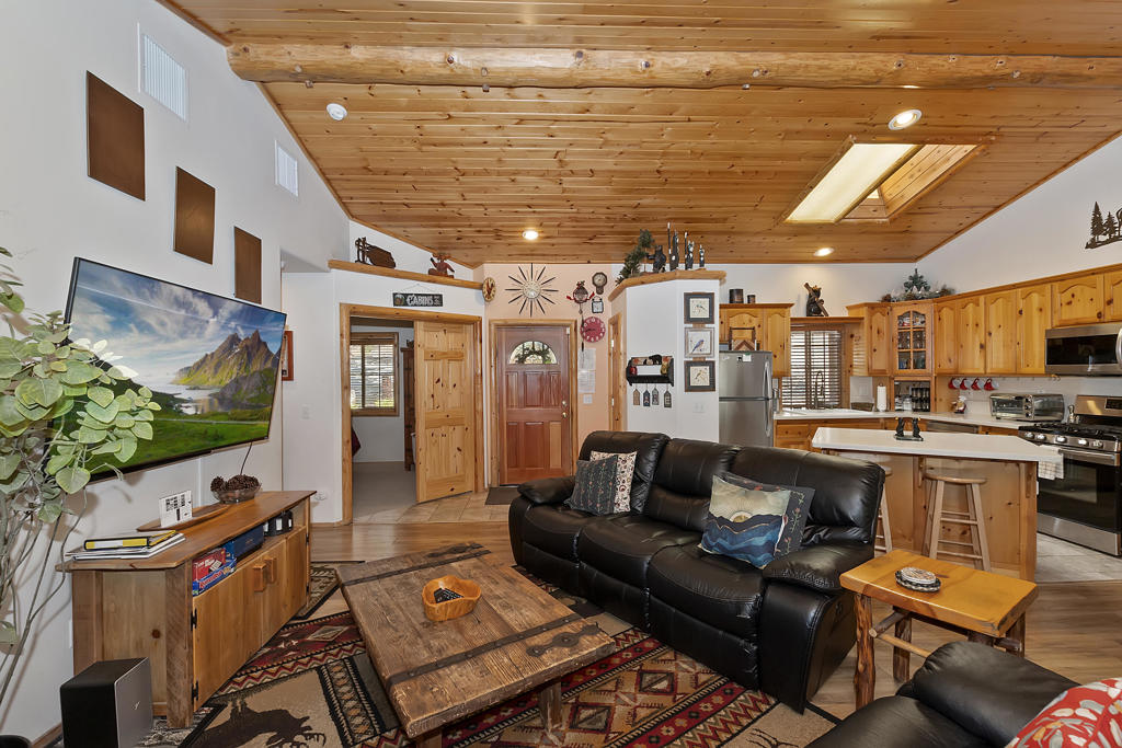 43259 Bow Canyon Road Property Photo 2
