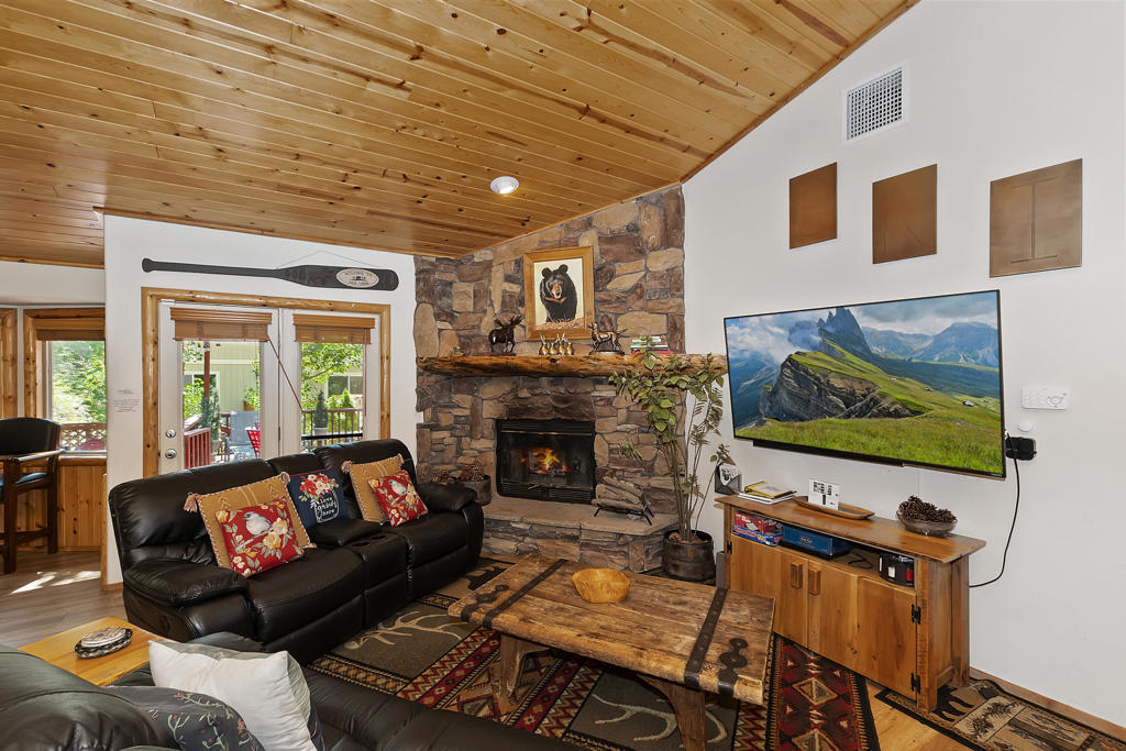 43259 Bow Canyon Road Property Photo 4