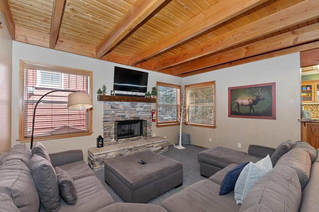 387 Wren Drive Property Photo 1