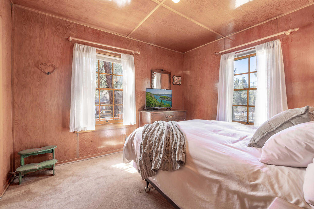 400 Booth Way Property Photo 15