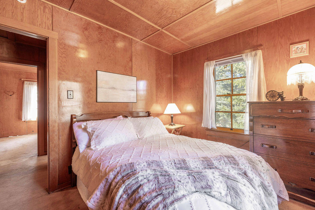 400 Booth Way Property Photo 16