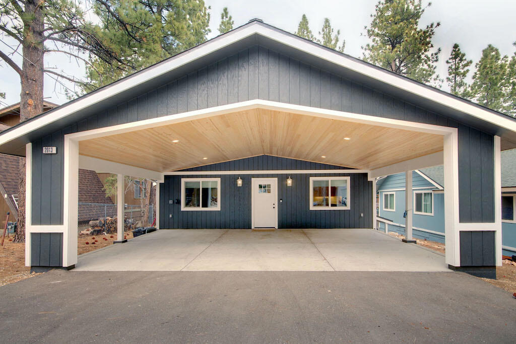 2013 Cedar Pine Lane Property Photo 2