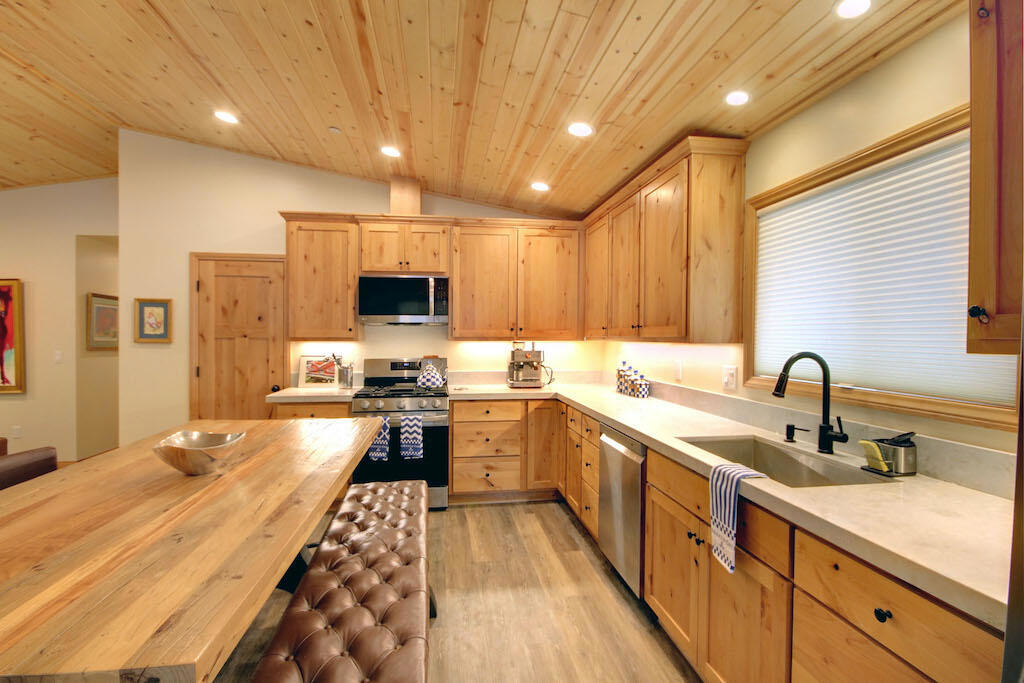 2013 Cedar Pine Lane Property Photo 10