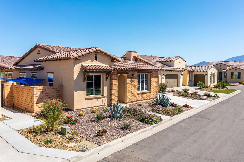51862 Via Crespi Property Photo 3