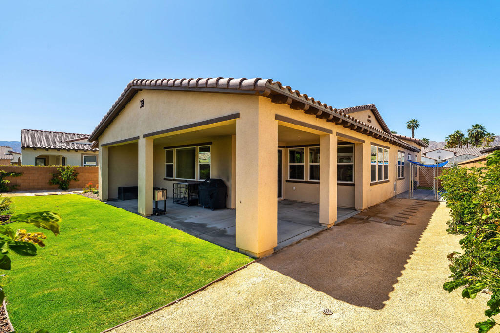 51862 Via Crespi Property Photo 32