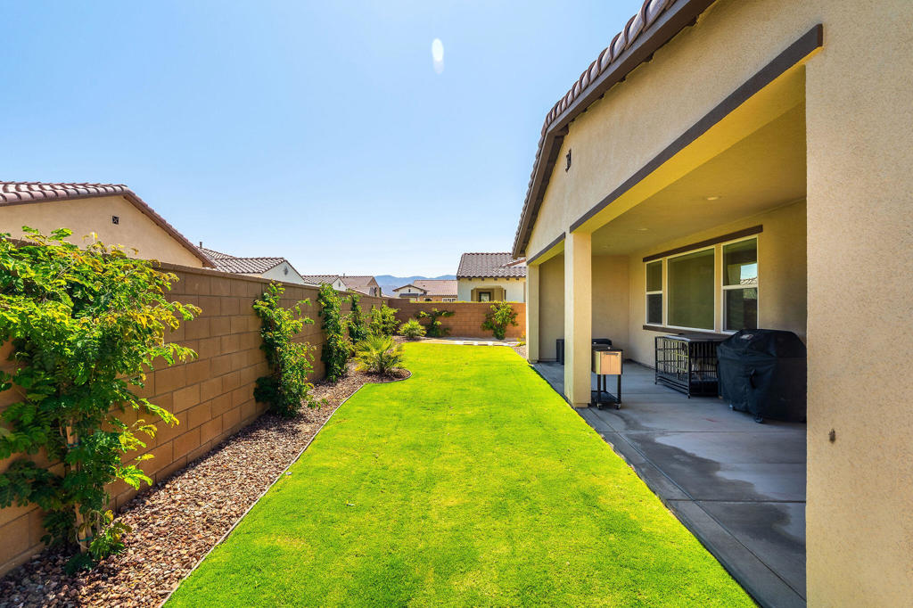 51862 Via Crespi Property Photo 33
